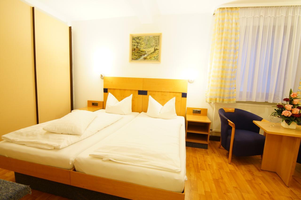 Hotel Spitzenpfeil Michelau in Oberfranken Exteriör bild